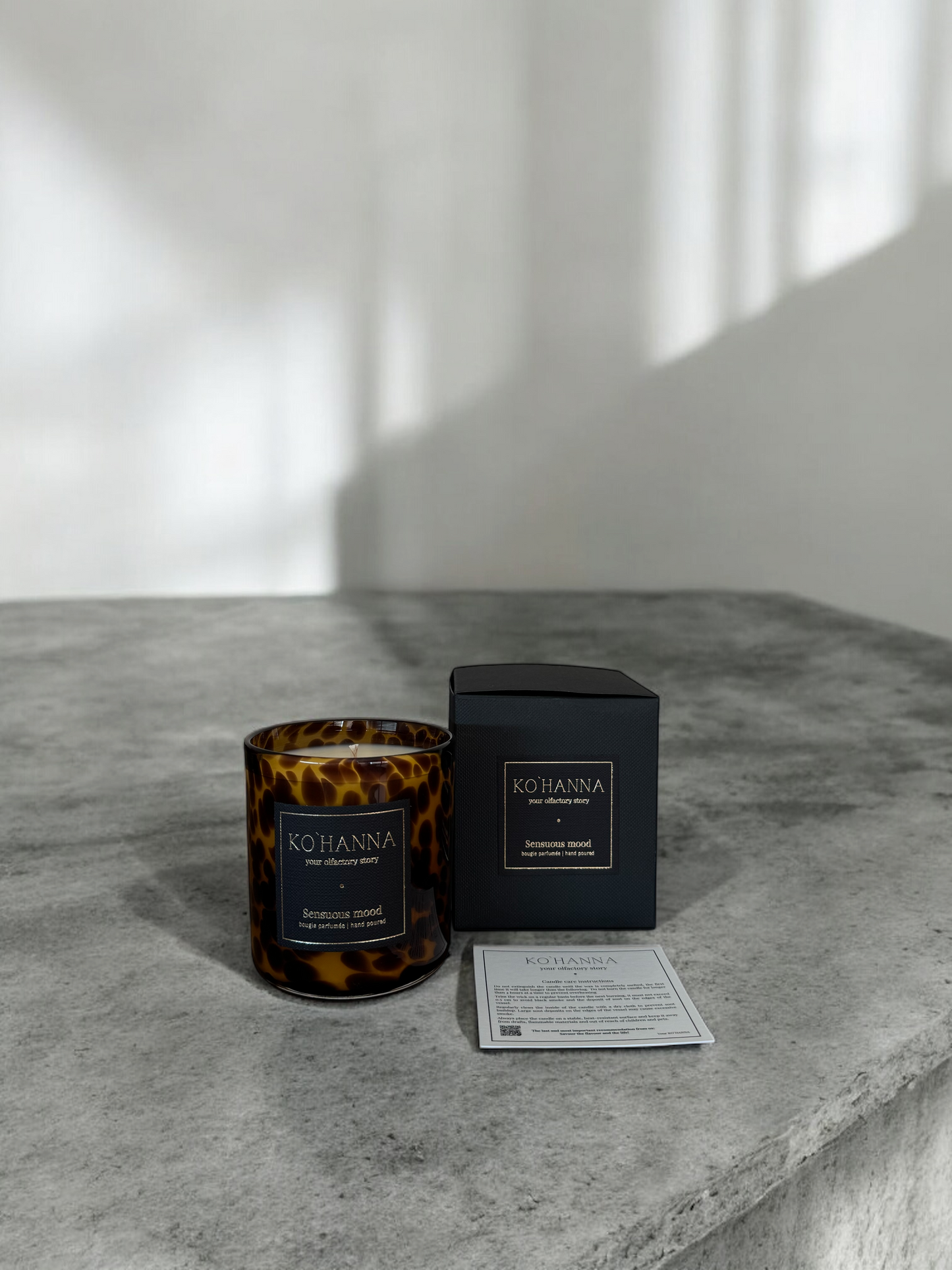 Sensuous mood, Handmade Leopard Glass Candle, 250 ml