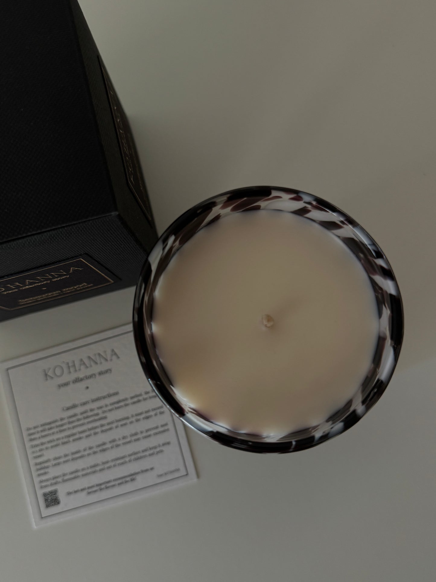 Sensuous mood, Handmade Dalmatian Glass Candle, 250 ml