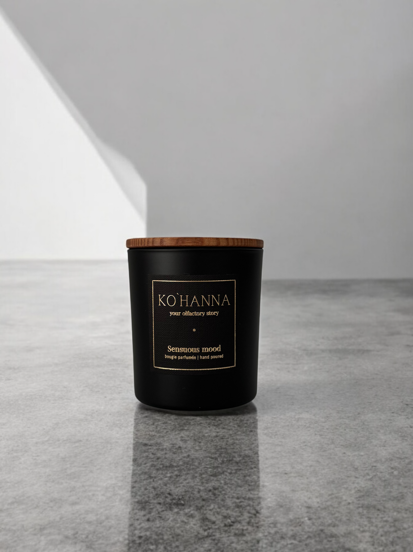 Sensuous mood, matte scented candle, 250 ml