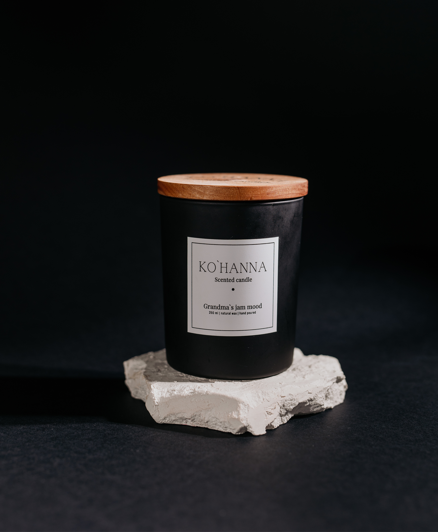 Handmade scented 
Black Matte candle