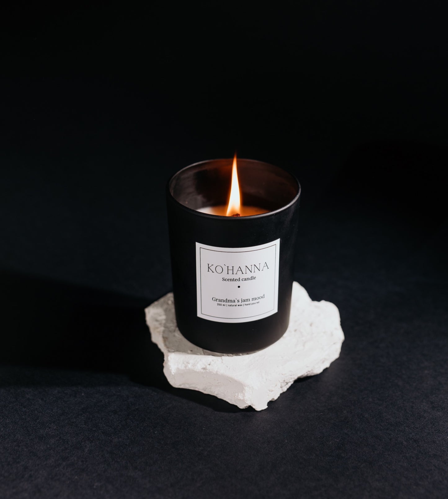 Handmade scented 
Black Matte candle