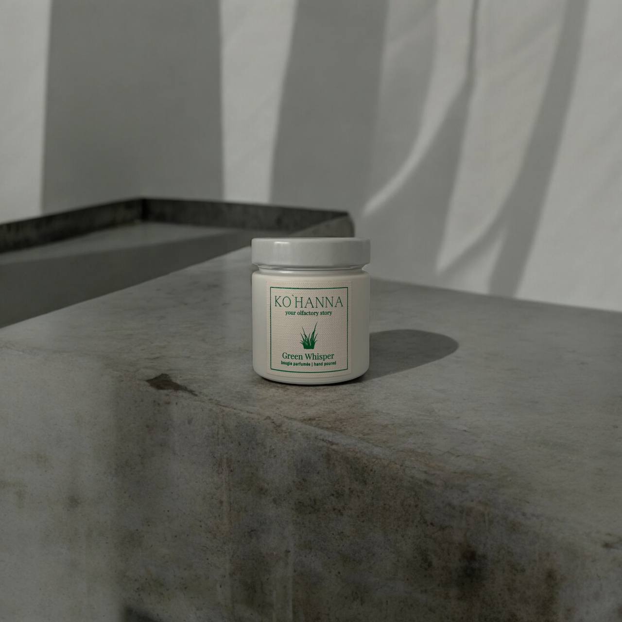 Green Whisper, scented candle, 180 ml